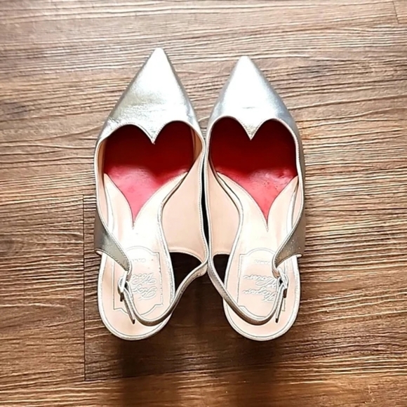 Roger Vivier Shoes - Roger Vivier Pumps